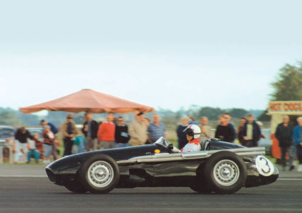 Chris Amon’s 1954 Maserati 250F – demonstration at Ohakea (22 April 1990)