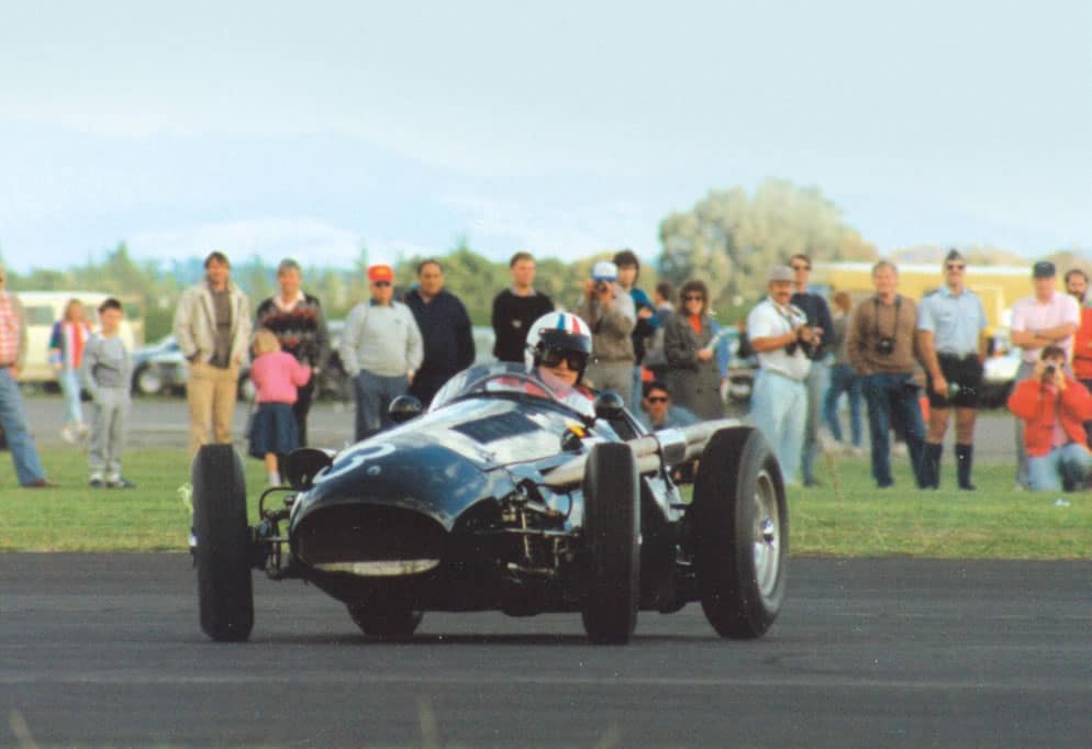 Chris Amon’s 1954 Maserati 250F – demonstration at Ohakea (22 April 1990)