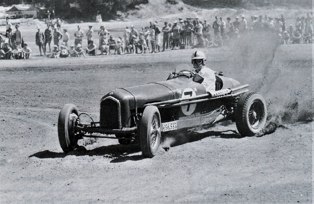 1963 New Year, Tahunanui Beach races, Nelson – Bill Harris Alfa Romeo Tipo B ‘P3’ Jaguar – photo Geoffrey C Wood/Nelson Provincial Museum from the book ‘The Tahunanui Beach - Motor Racing Years of the Nelson Car Club 1949-1977’, page74