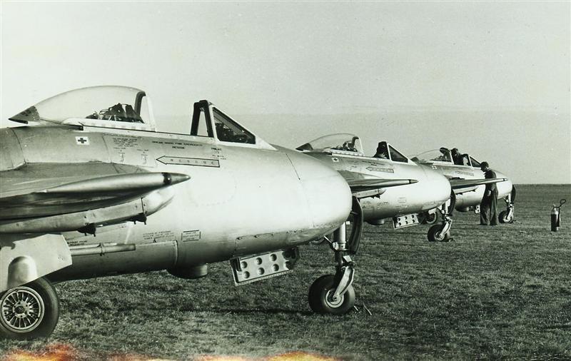 75 Sqn Vampire FB5s – Exercise Kea Claw Tented Camp – New Plymouth Airfield