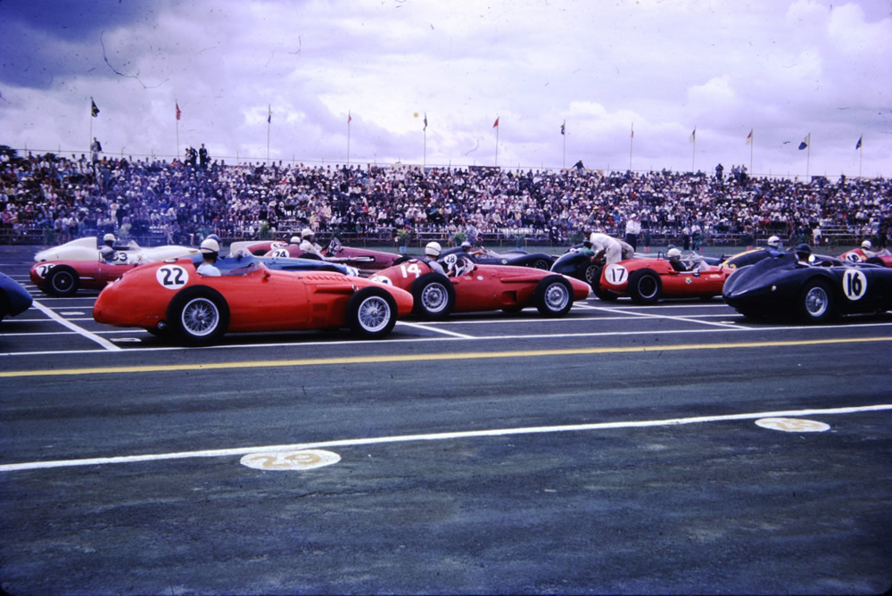 Ardmore 6th January 1962 - Part of the Grid for Race 3, the Bardahl Ardmore Championship Photo Bruce Wilson Collection