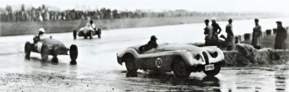 Wigram 30 Mar 51 – #10 Ron Roycroft has just lapped #11 Des Wild RA3-Fiat 1098cc, and further back is #7 Pat Hoare RA2-Vauxhall 1442cc – photo from the book ‘Up to Speed’