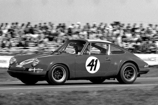 Jim Palmer Porsche 911S – Levin 3 April 1971 - photo Terry Marshall