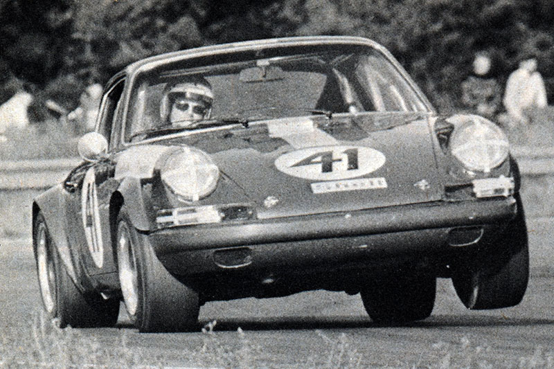 Jim Palmer Porsche 911S 2.2 litre - 1st place BNSW Saloon Car Race - Ruapuna 31 May 1971 –