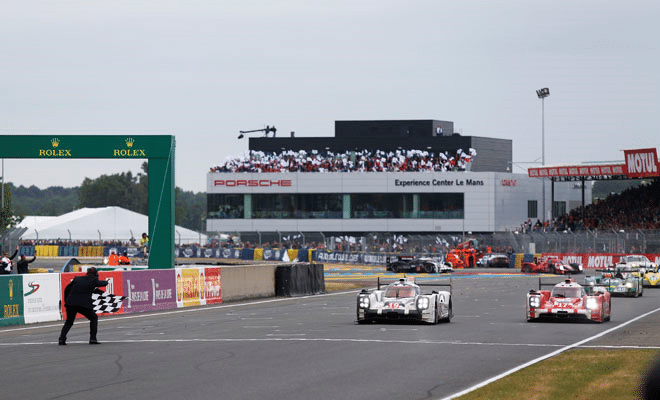 Le Mans 2015 – Kiwi drivers Earl Bamber (#19 white car on left) & Brendon Hartley (#17 red car on right) and their team mates drove Porsche 919 Hybrids to first and second places!