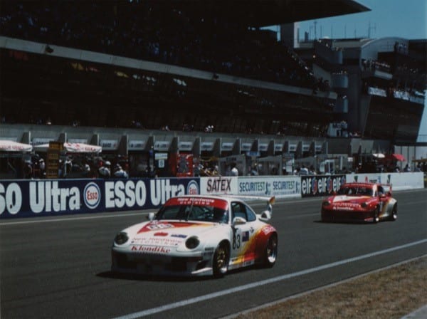 Le Mans 1996 - #83 Bagnall/Ortelli/Pilgrim and #71 Farmer/Murphy/Nearn Porsche 911 GT2 ‘Le Kiwi Comeback’ cars – photo Bill Farmer