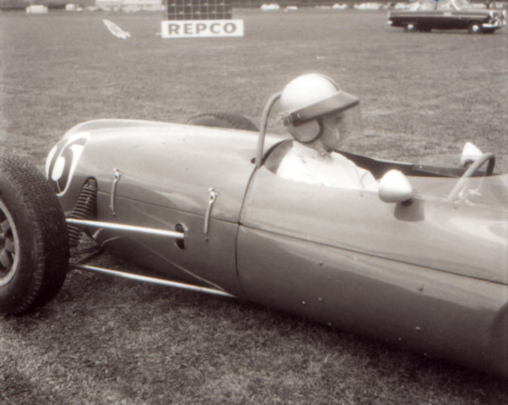 Ardmore 1962 - Rex Flowers Gemini Mk3A FJ – photo Barry McKay via Bruce McDonald