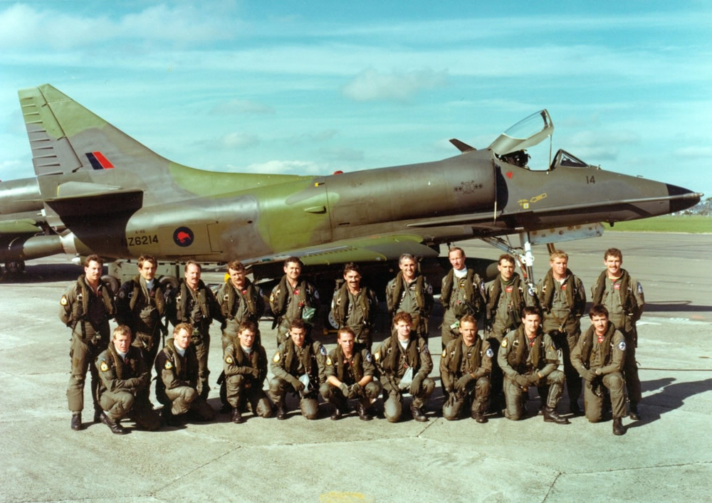 20 Pilots for the 18 Skyhawks on the flightline at Ohakea – RNZAF photo C302/87 8 Apr 87