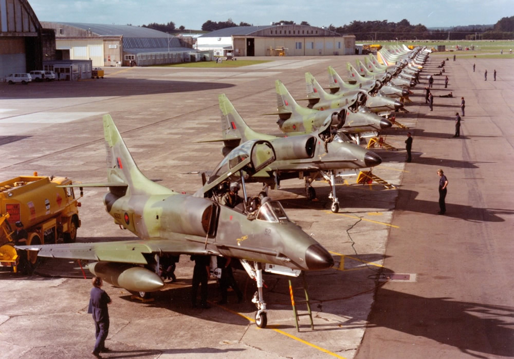 18 Skyhawks on the flightline at Ohakea – RNZAF photo C292/87 8 Apr 87