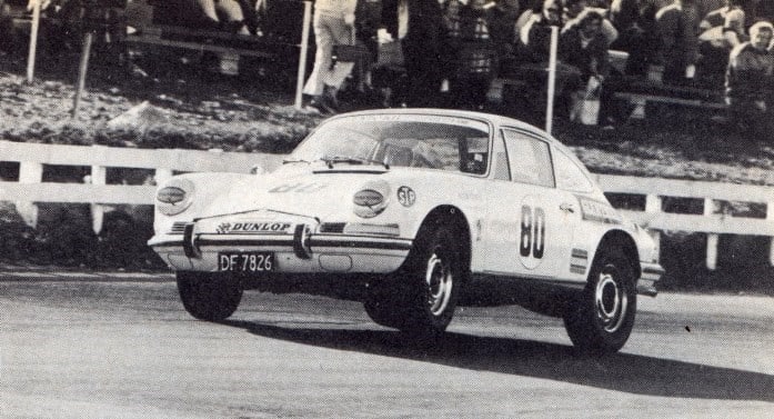 Tim Bailey ‘Rentokil’ Porsche 911T – ‘Glenvale 100’, Bay Park 11 July 1971