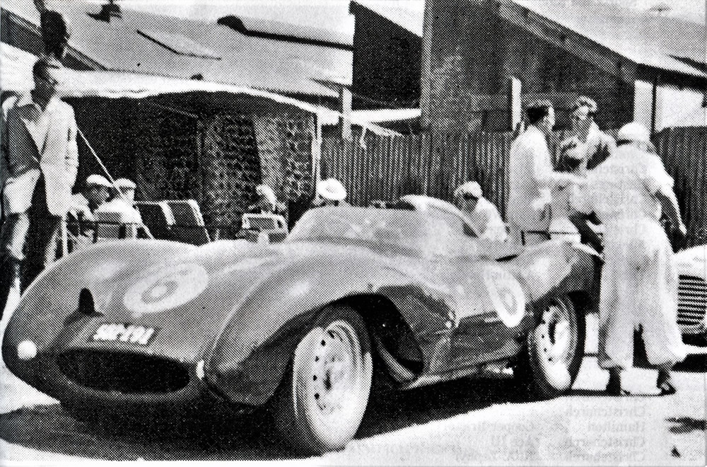 Waimate 31 Jan 59 – Frank Cantwell Tojeiro Jaguar, with Hec Green’s RA-Vanguard behind. If he raced, Cantwell was a late entry as he was not listed as an entry for any races at Waimate in 1959 – photo from booklet ‘Waimate 50: An Era Past’